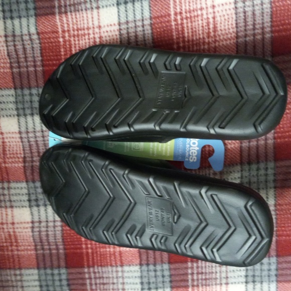 🍁FALL SALE🍁NEW pairs of men's summer shoes(men's size 12) - Picture 5 of 5